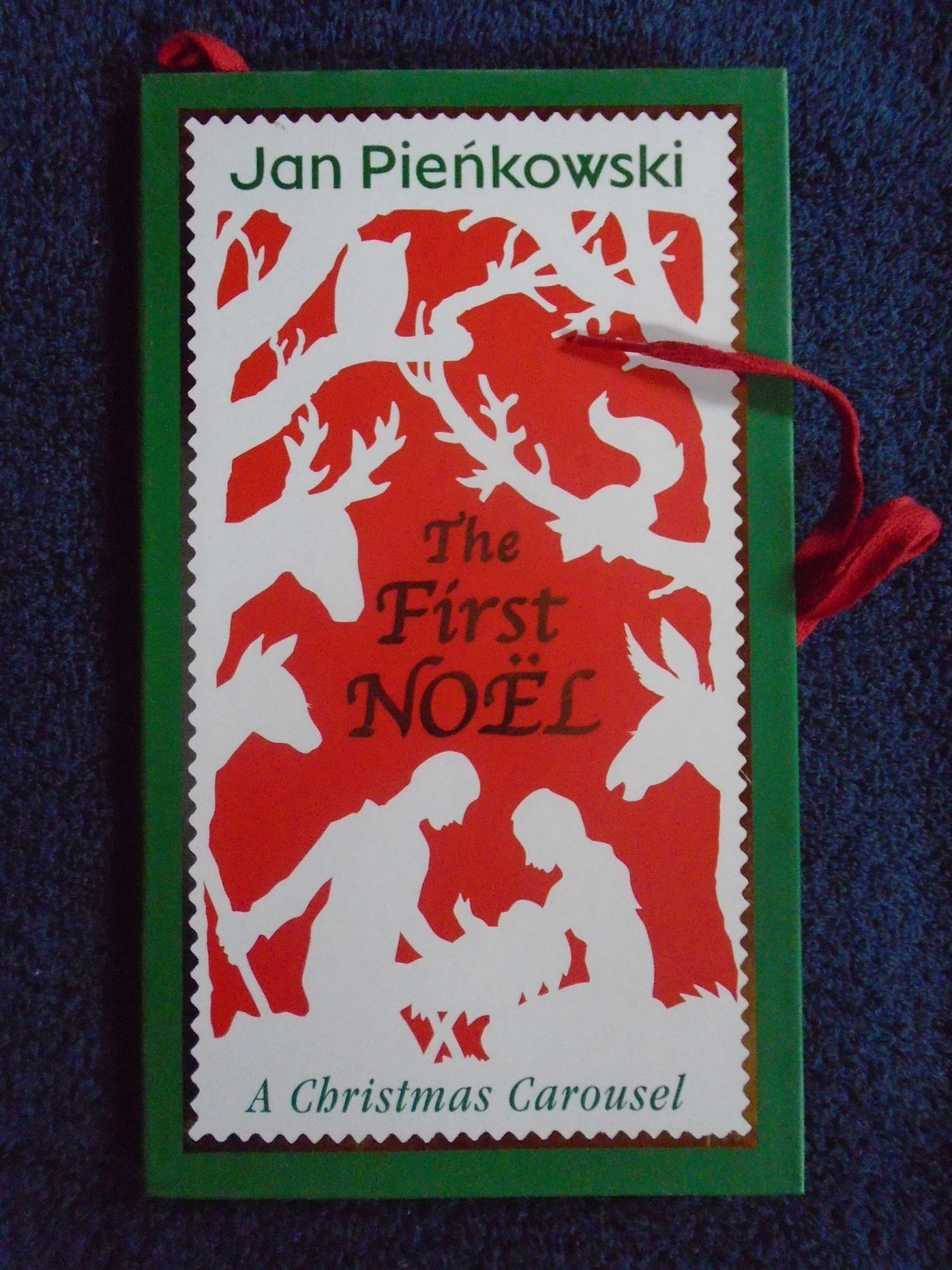 THE FIRST NOEL: A CHRISTMAS CAROUSEL | Jan Pienkowski | First US