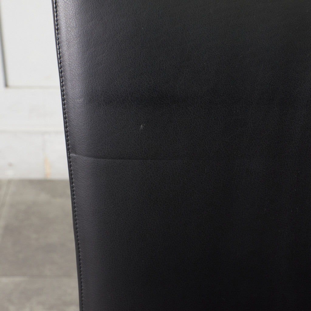 Vittoria 本革 ダイニングチェア｜ポルトローナ・フラウ Poltrona Frau