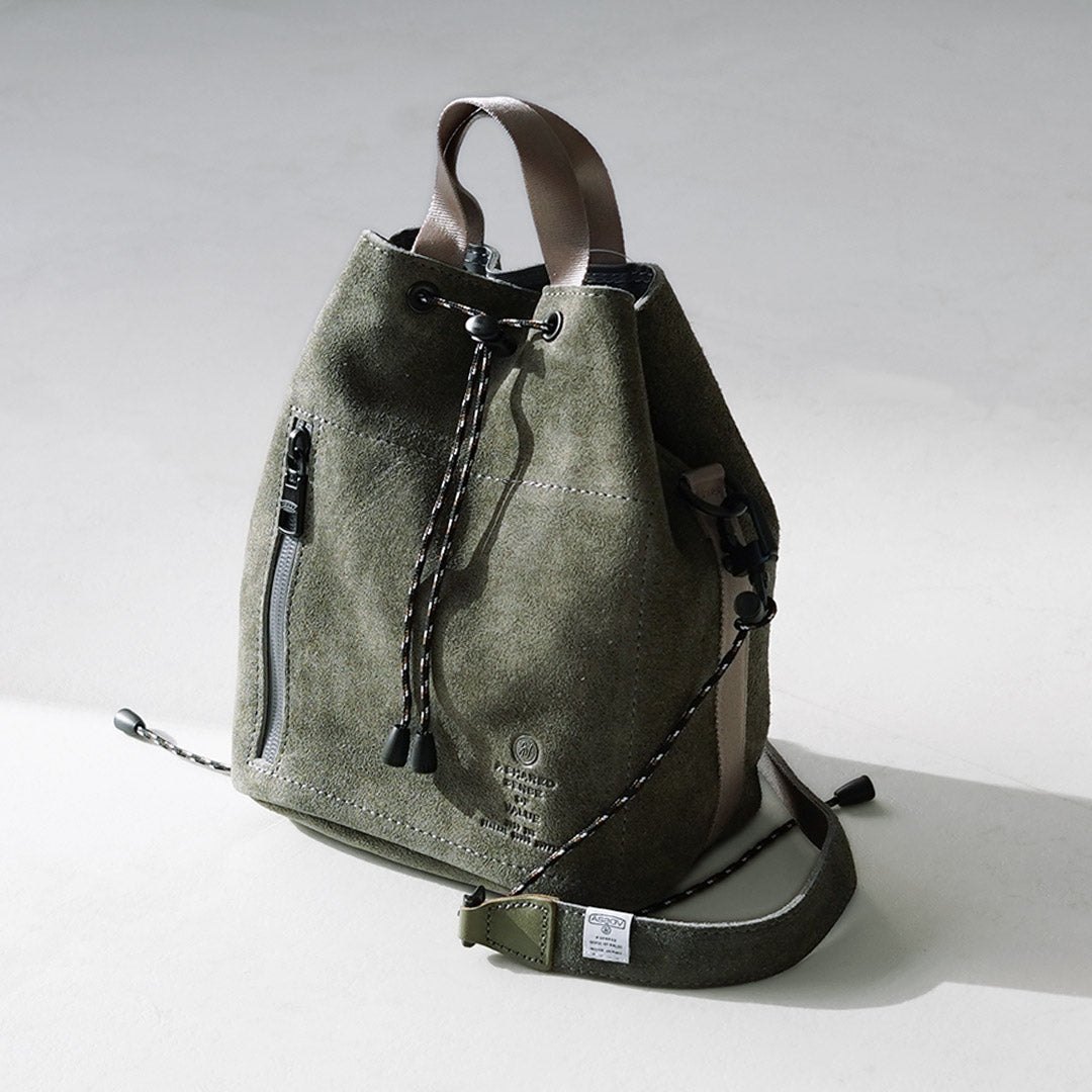 AS2OV（アッソブ） 撥水スエード ドローストリング バッグ / メンズ