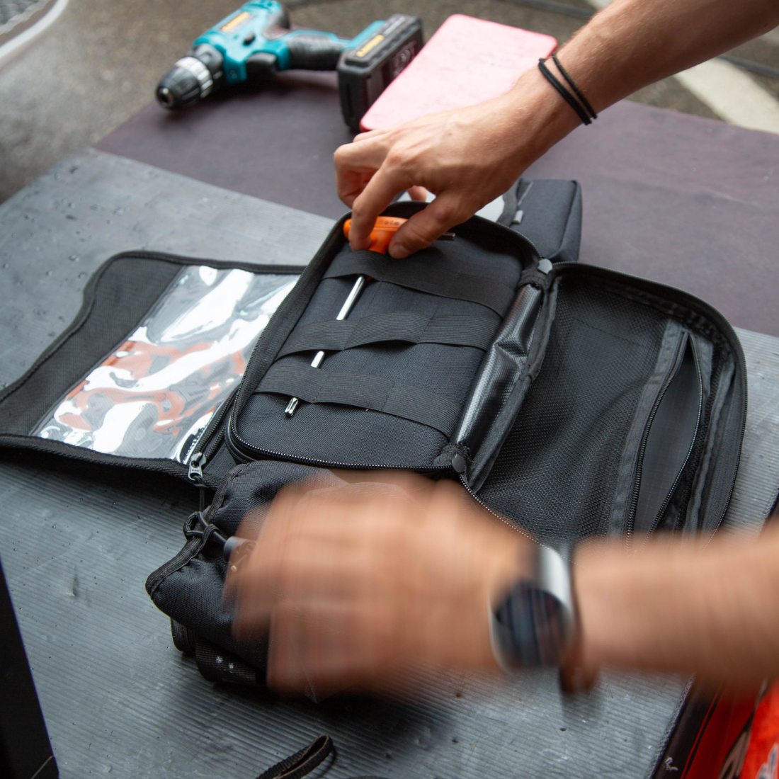 andar ツイストバック クロップド スポーツブラ Sサイズ 2点とパンツ付 ツイストバック スポーツブラ(パッド縫い付け) | andar JAPAN