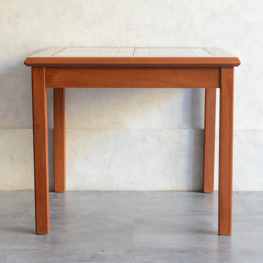 デンマーク ヴィンテージ タイルトップ ローテーブル 8-18 – Rowan.inc