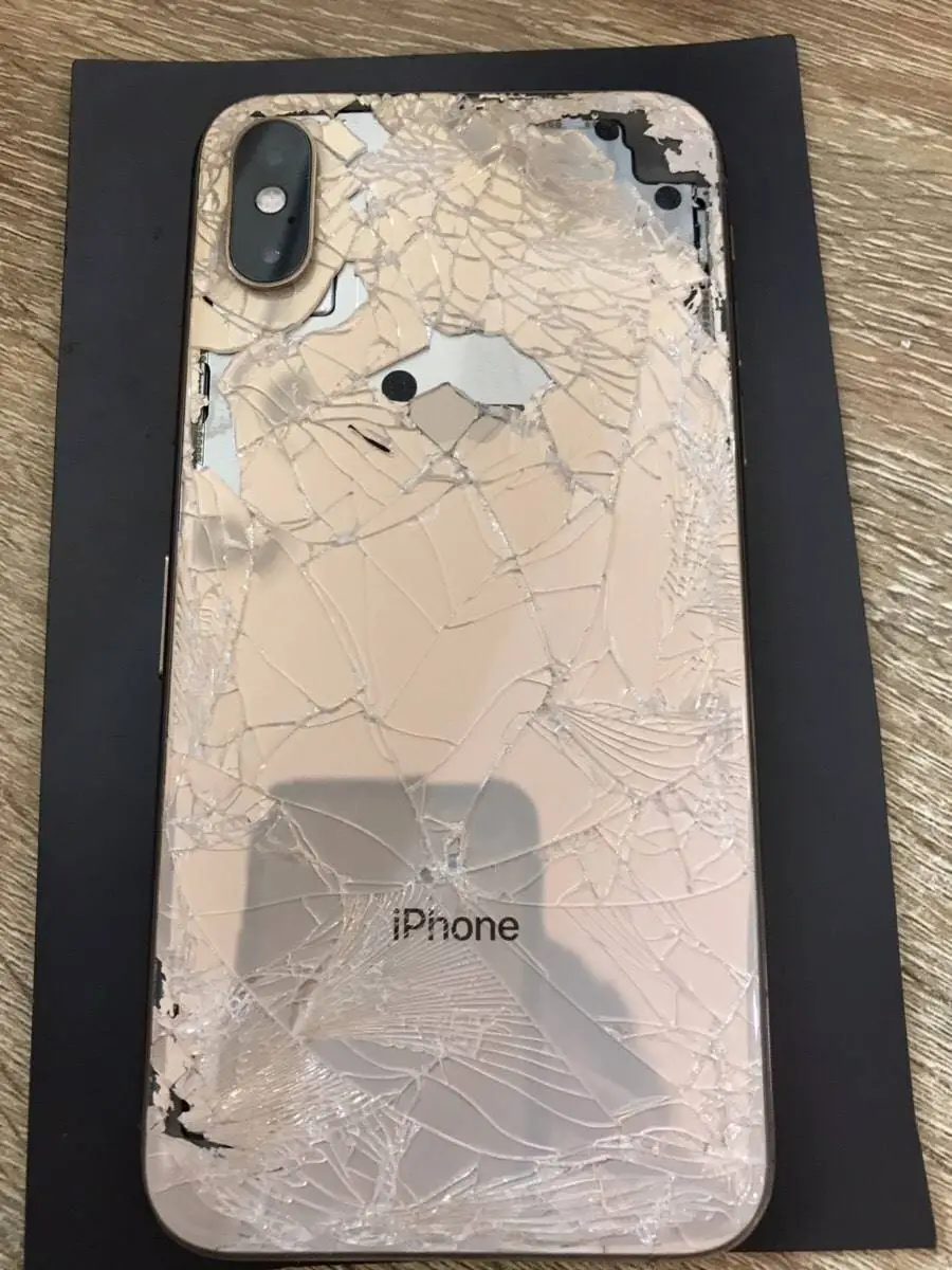 iPhoneXの背面ガラスが割れた！ご相談下さい