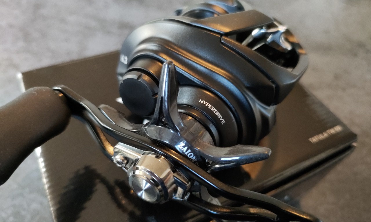 ダイワのタトゥーラ TW 80が着弾。シマノのSLX MGL 70と外観比較をして