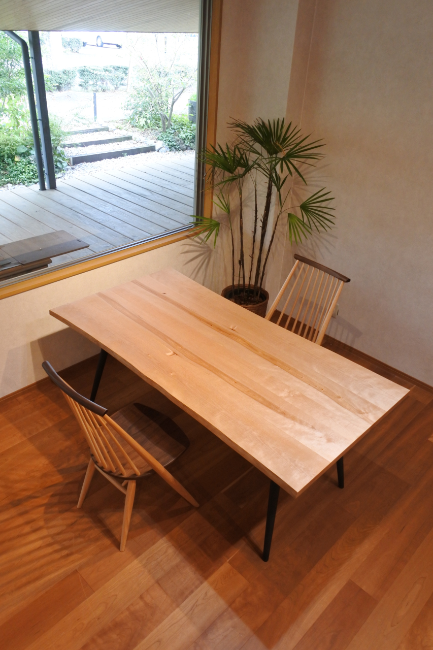 クルミ材【スタンディングテーブル】 | 取り扱い商品リスト | さしこう