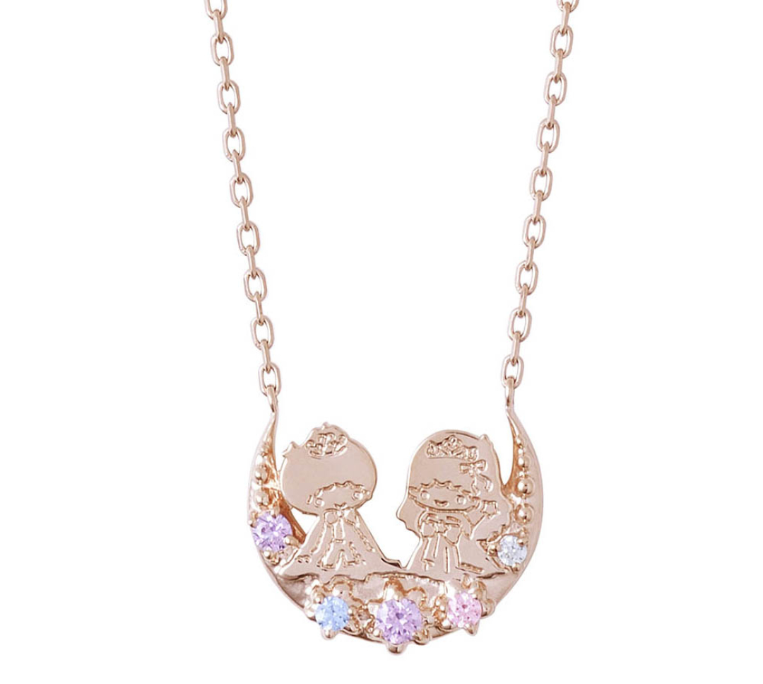 ティアラを着けたキキ＆ララが、お月さまの上で寄り添う♡『リトル