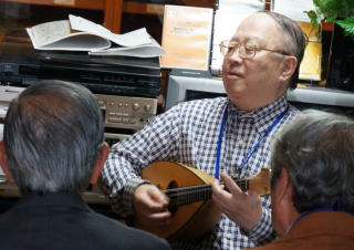 マンドリンの音の博物館」見学