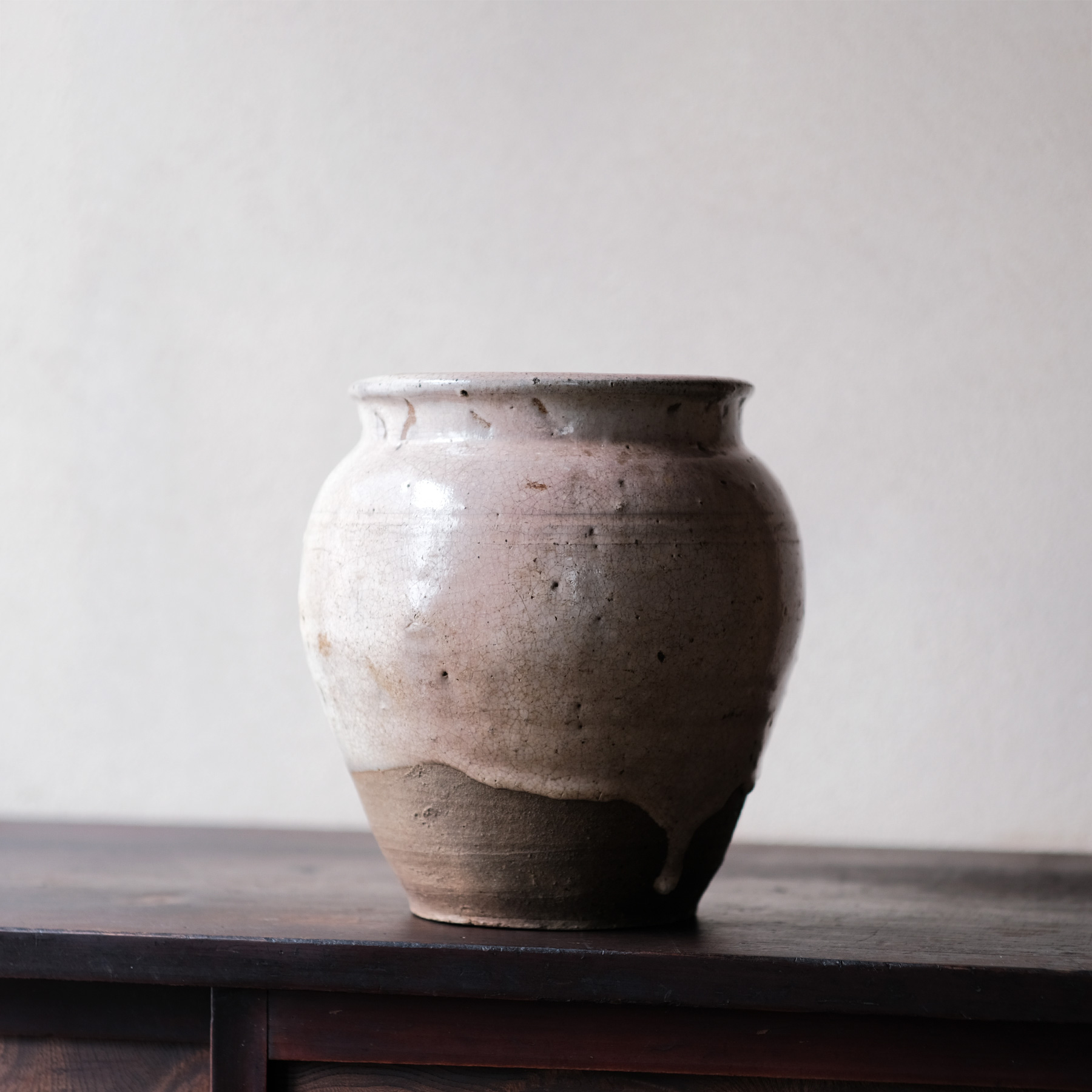 古高取 内ヶ磯窯 藁灰釉壺 | 骨董と詩学 Antique & Poetics | 蛇韻律