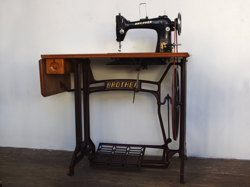 No.513 Brother TA1-618 ブラザー製 職業用足踏みミシンアンティーク