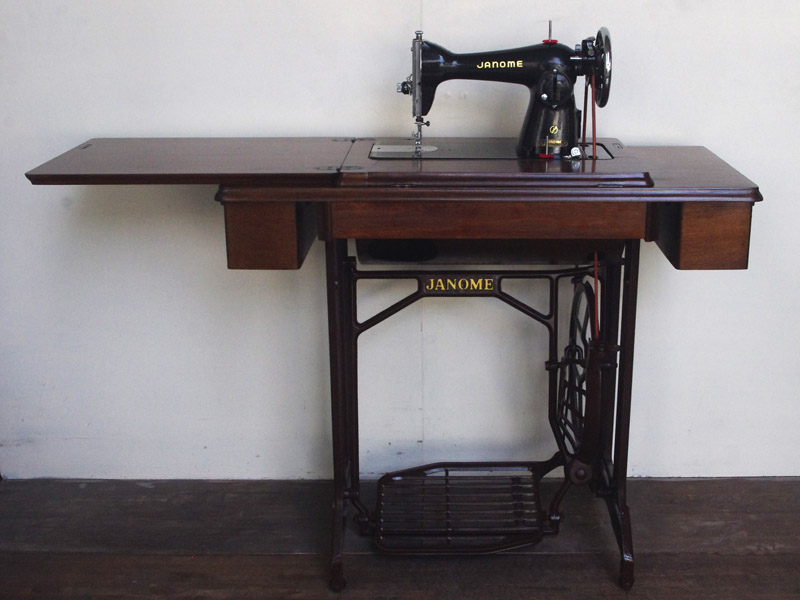 No.651 Janome ジャノメ製 家庭用足踏みミシン：アンティークミシン