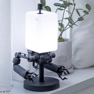 NieR:Automata」ポッド型テーブルランプから、“月の涙”のフラワー