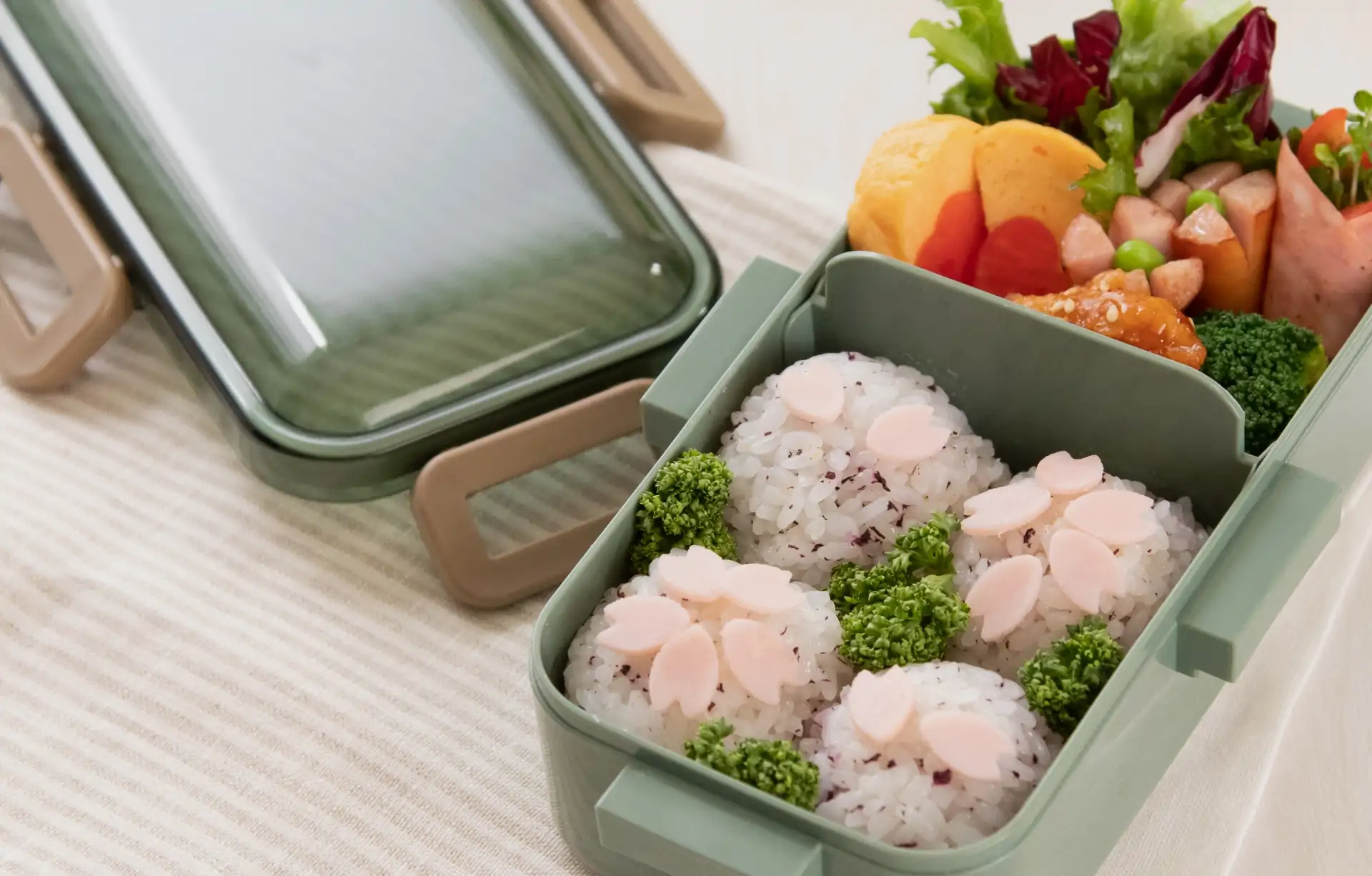 お弁当箱,コップ,水筒等の企画・製造・販売 スケーター株式会社