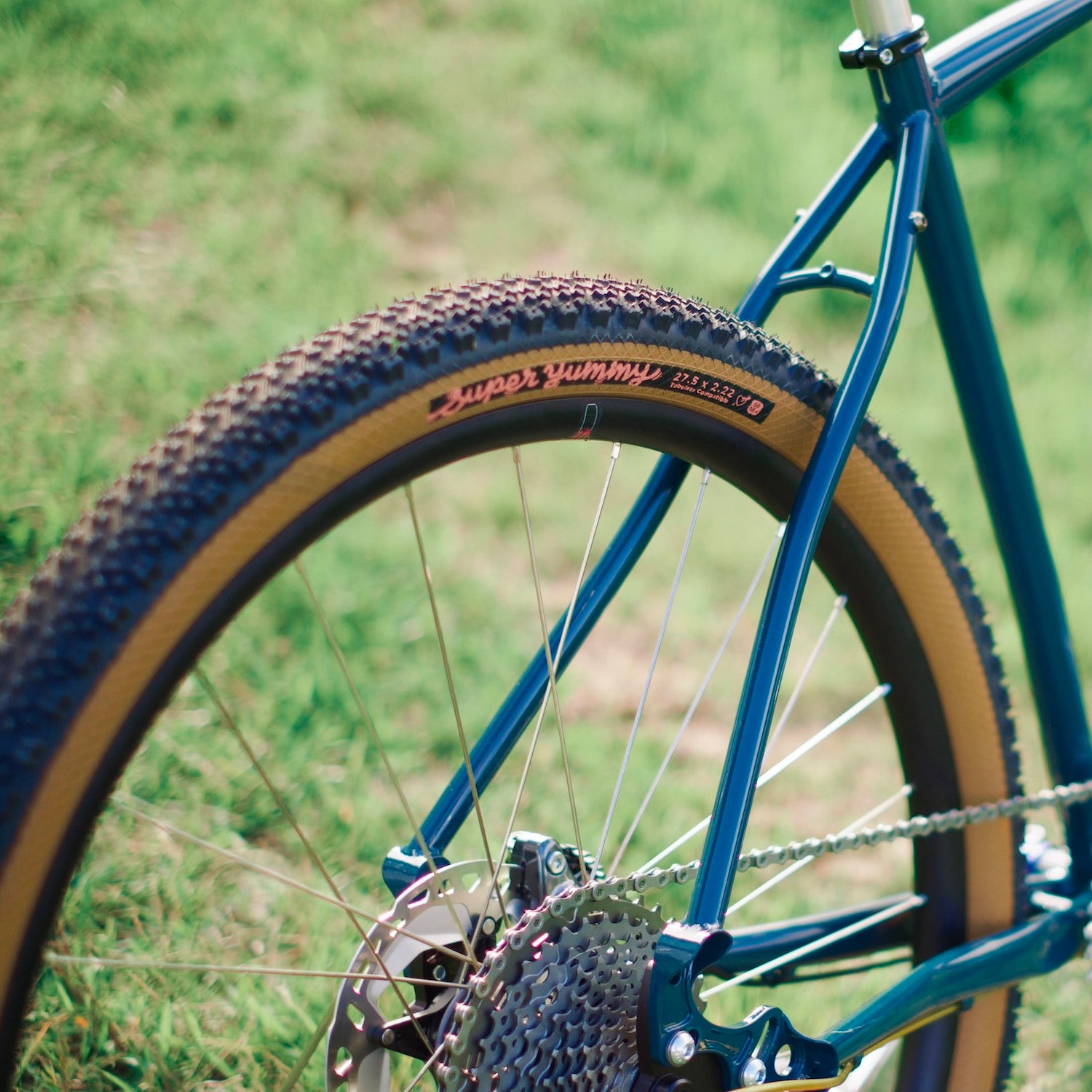 SIMWORKS Super Yummy Tire 27.5