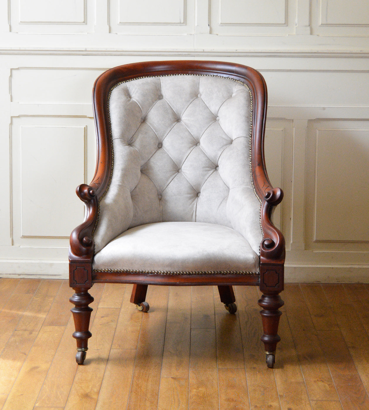アームチェア – 英国アンティーク家具専門店 神戸家具オンラインショップ