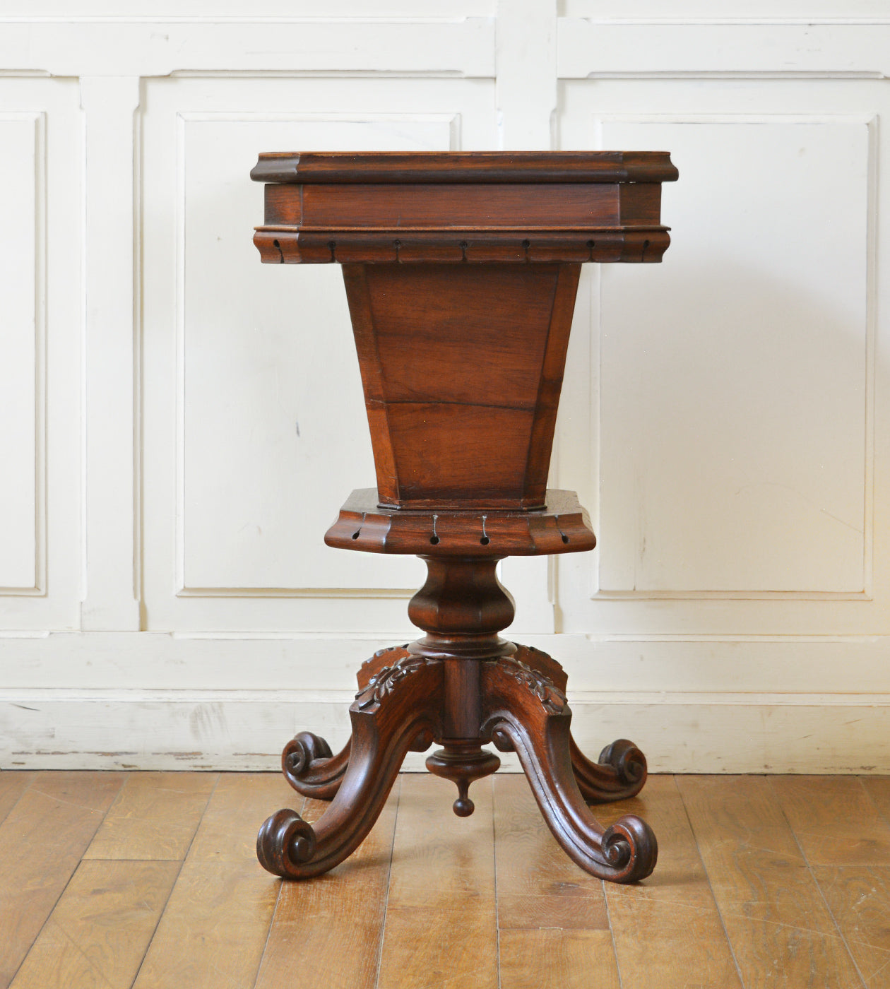 アンティーク ソーイングテーブル – 英国アンティーク家具専門店 神戸