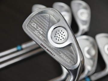 ムジーク オンザスクリュー ディープインパクト キャビティ アイアン