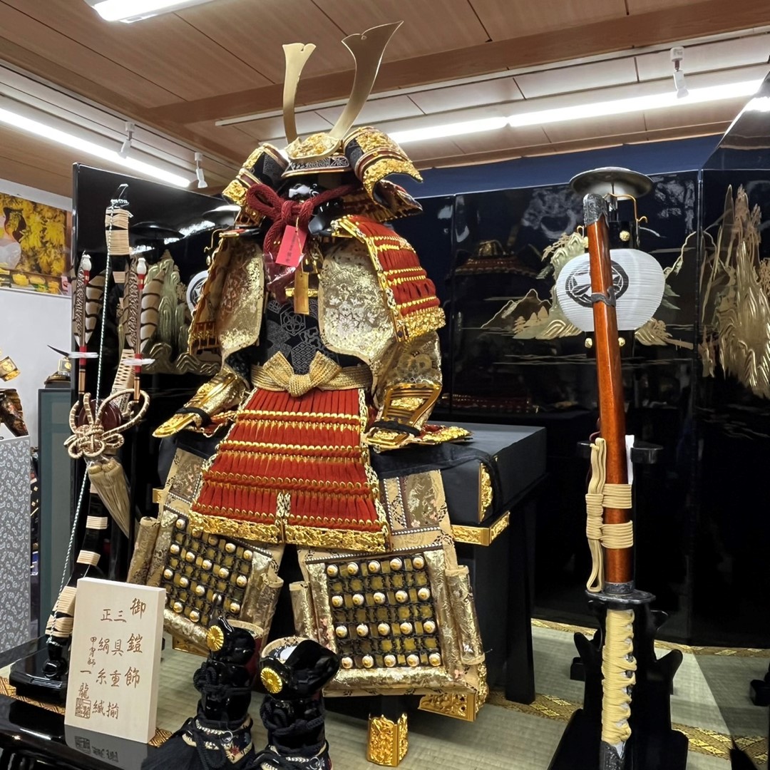 五月人形 大迫力 豪華 鎧飾り 12号 悠久鎧 間口105cm 本金山水屏風二