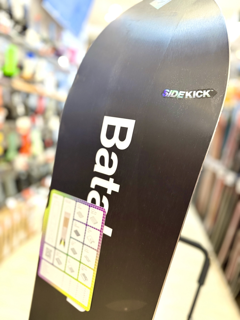 ラスト1点】メンズ スノーボード 板 型落ち Bataleon Surfer 159cm 24