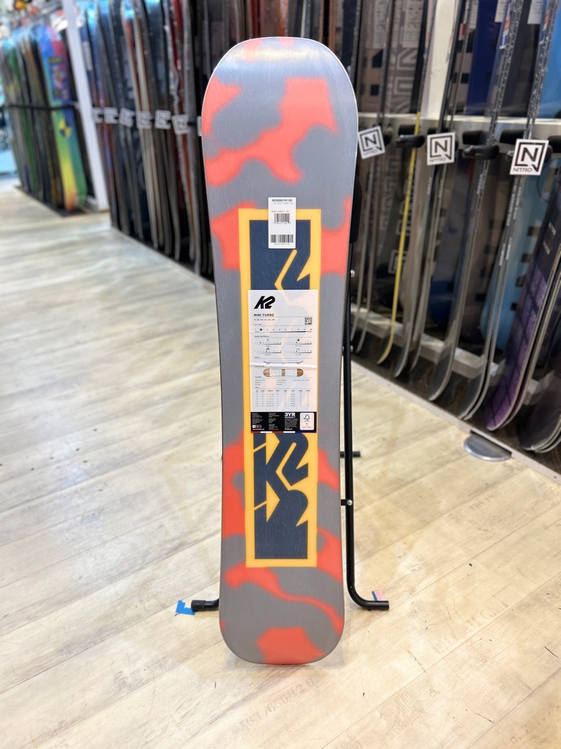 ラスト1点】 キッズ ジュニア スノーボード 板 型落ち 旧モデル 130cm