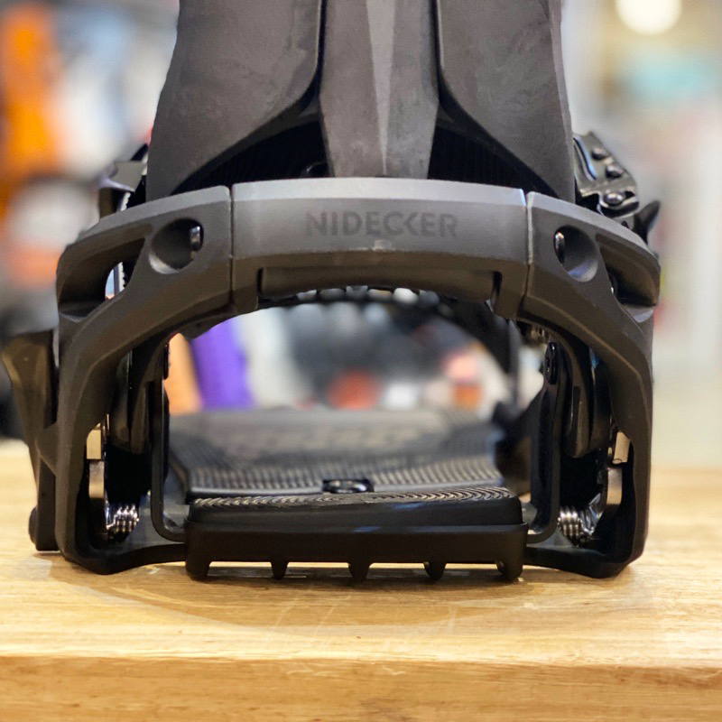 25-26 NIDECKER CARBON-SUPERMATIC カラー:BLACK Lサイズ ナイデッカー