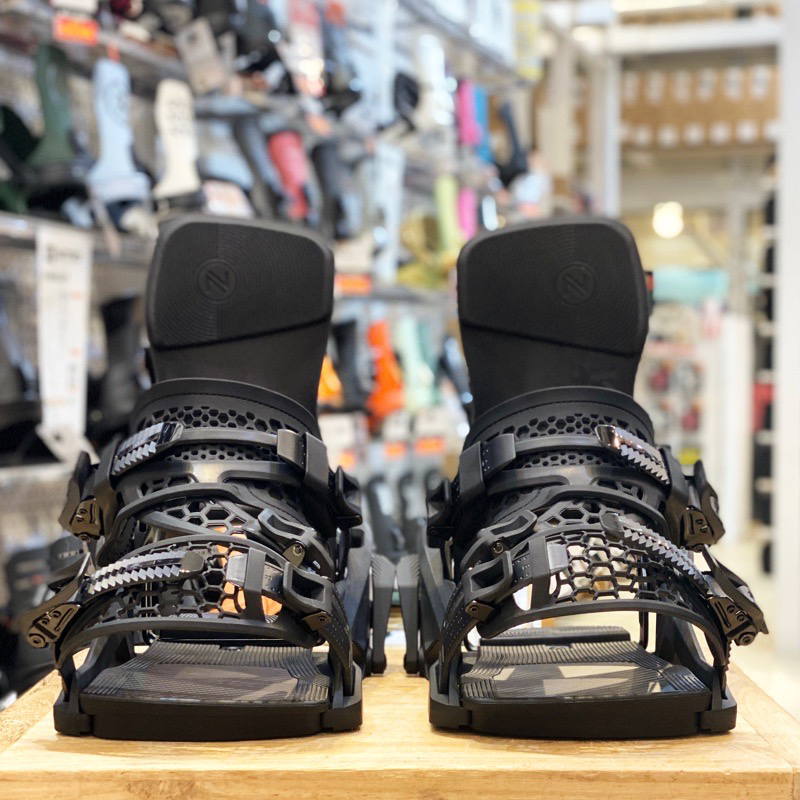 25-26 NIDECKER CARBON-SUPERMATIC カラー:BLACK Mサイズ ナイデッカー