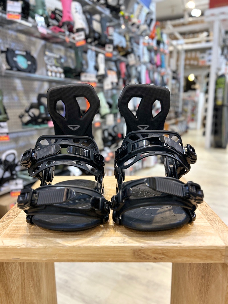 25-26 SP UNITED BASE + カラー:BLACK Mサイズ エスピー メンズ