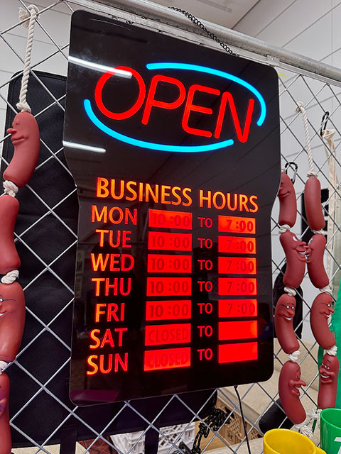 アメリカの営業時間の案内看板 ビジネスアワーサイン LEDライト 文字