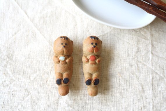 KIYATA クマ、ラッコ陶器製箸置 未使用 KIYATA クマ、ラッコ陶器製箸置