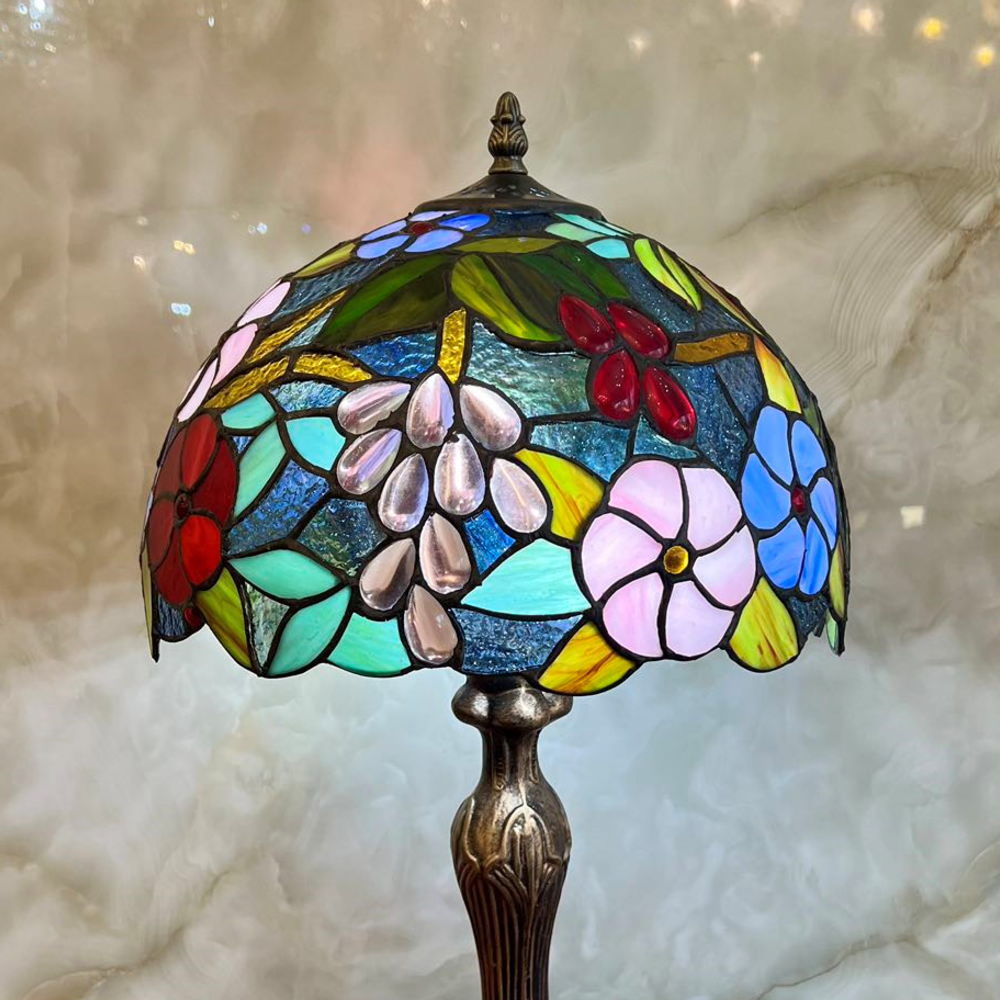 綺麗なデザイン ステンドグラス ガラス工芸 LED 卓上ライト 卓上