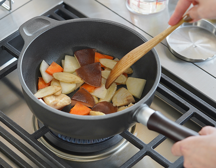 文化軽金属鋳造 藤栄 味わい鍋 片手 18cm アルミ鍋 万能鍋 片手鍋 無水