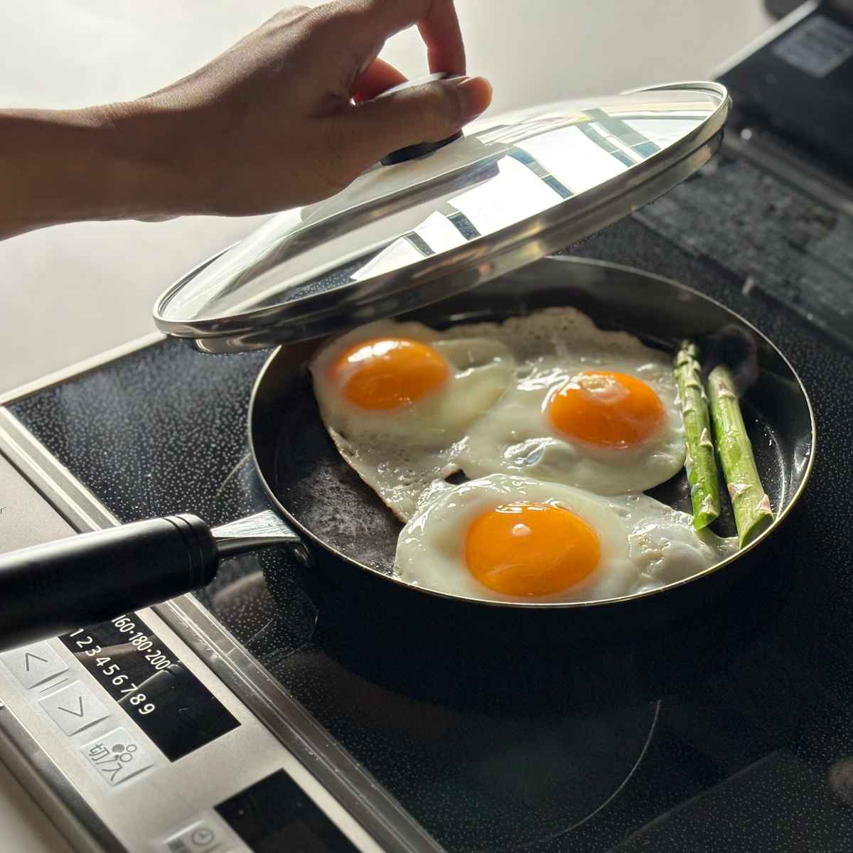 bws SELECTION 鉄フライパン 20cm IH対応 ガラス蓋付き 目玉焼きが