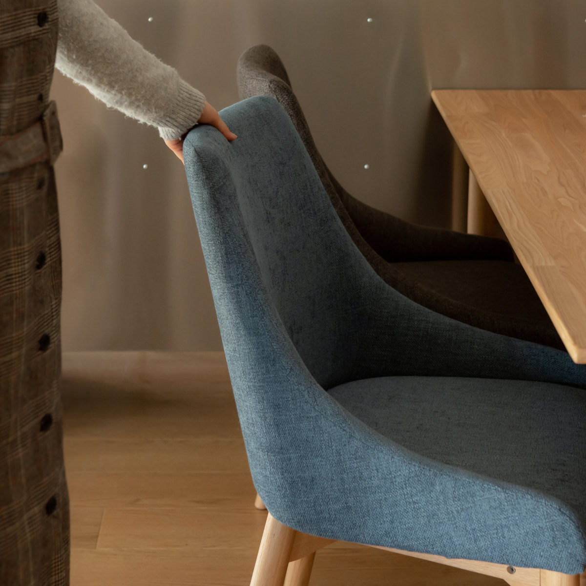 東谷 ダイニングチェア 座面高45cm ファブリック 木製 ハイバック