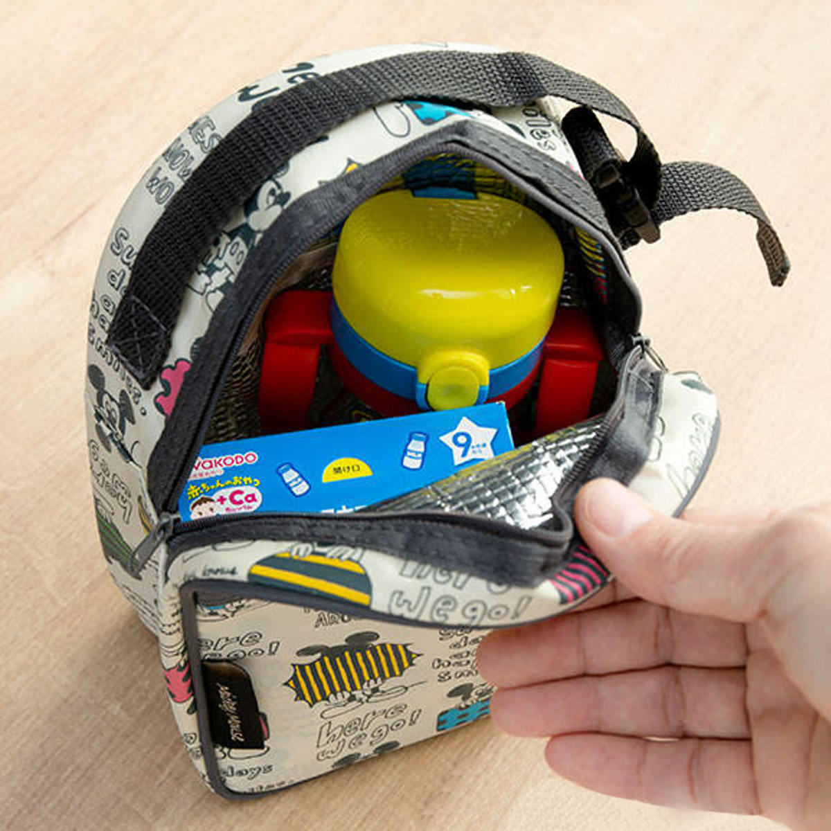 sanrio（サンリオ） 哺乳瓶ケース 粉ミルクケース ポーチ ハローキティ