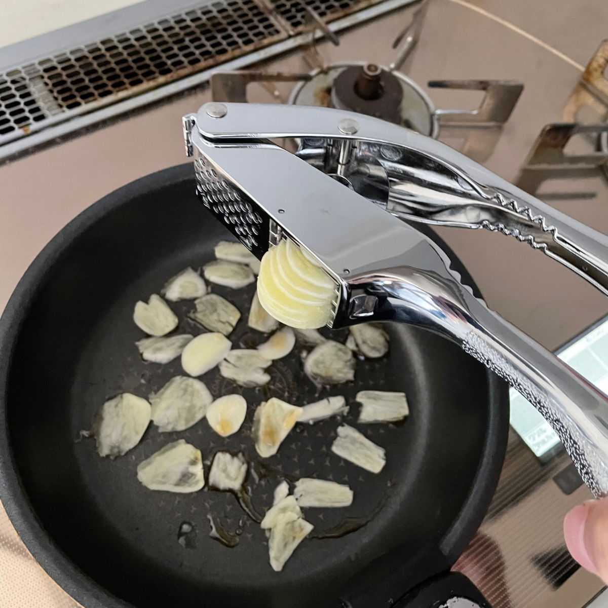 ニンニク生姜プレス＆スライサー Felio アルミ製 （ フェリオ にんにく