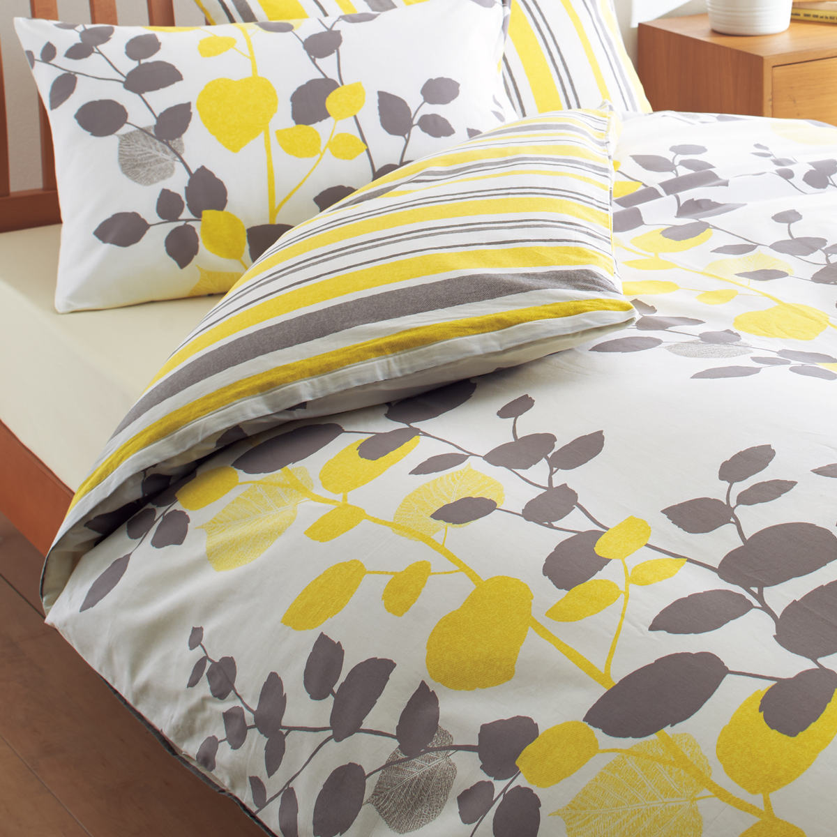 西川（nishikawa） 掛け布団カバー リバーシブル リーフ柄 mee ダブル