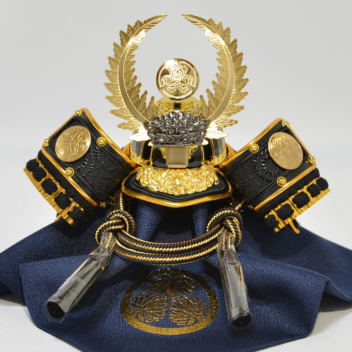 五月人形 コンパクト 徳川家康 兜平飾り 陣羽織飾り 5月人形 : 人形の