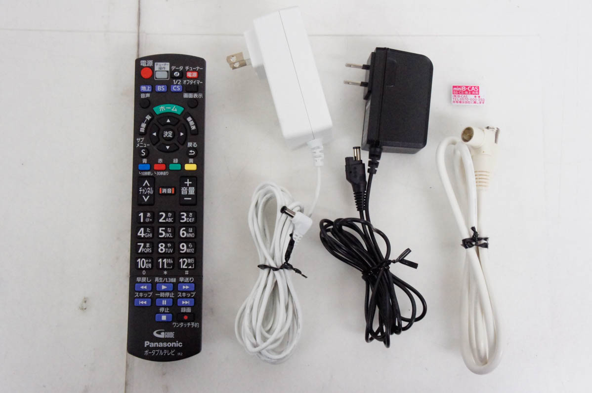 中古 Panasonicパナソニック 24型ポータブルテレビ UN-24F6D