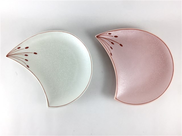 有田焼 幸楽窯 花びら 銘々皿 (白銀 / ピンク銀)【錦銀叩/錦曙釉銀叩