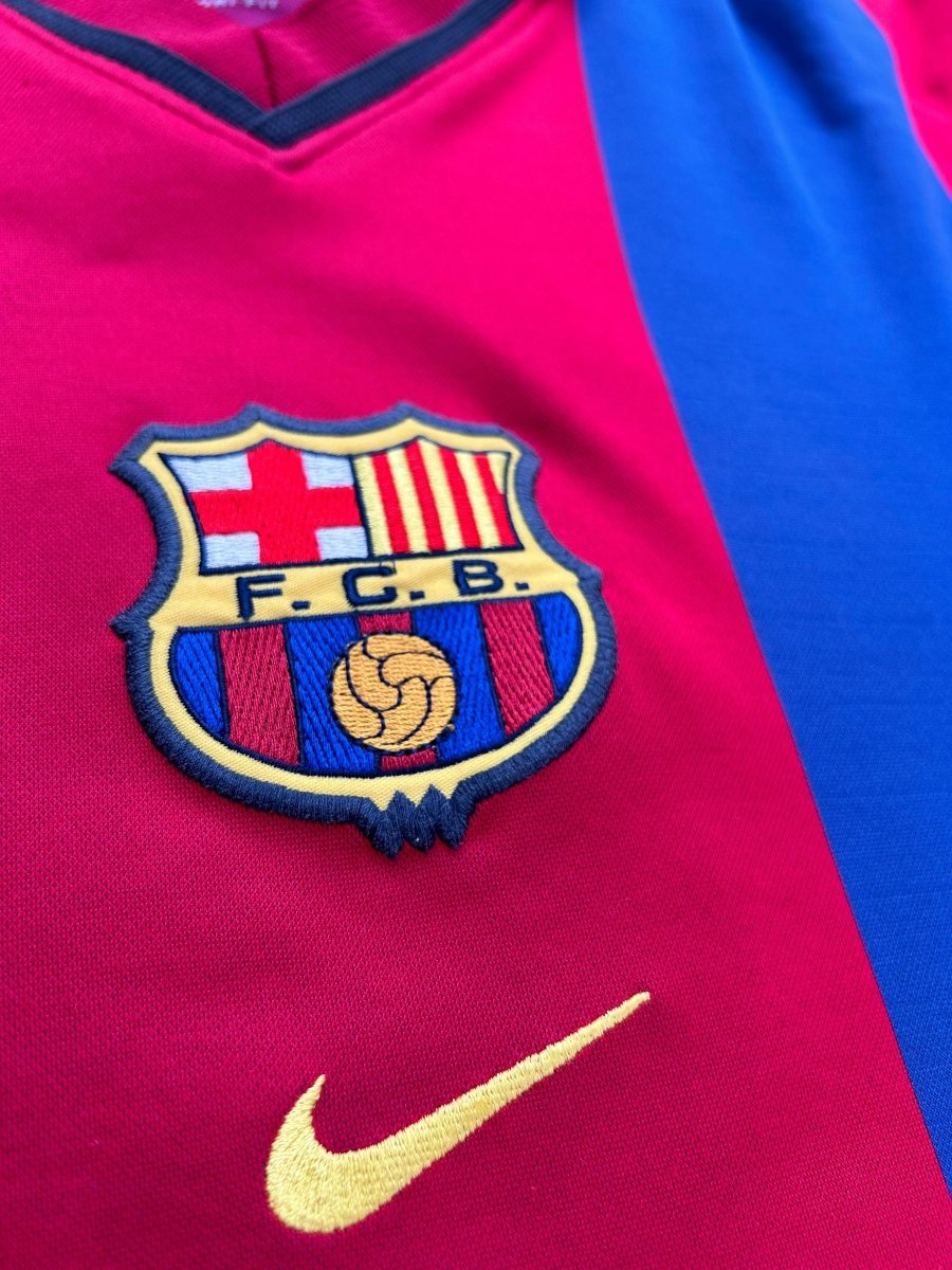 Barcelona 2000/01 Authentic Home T-Shirt Kluivert #9 - Size S