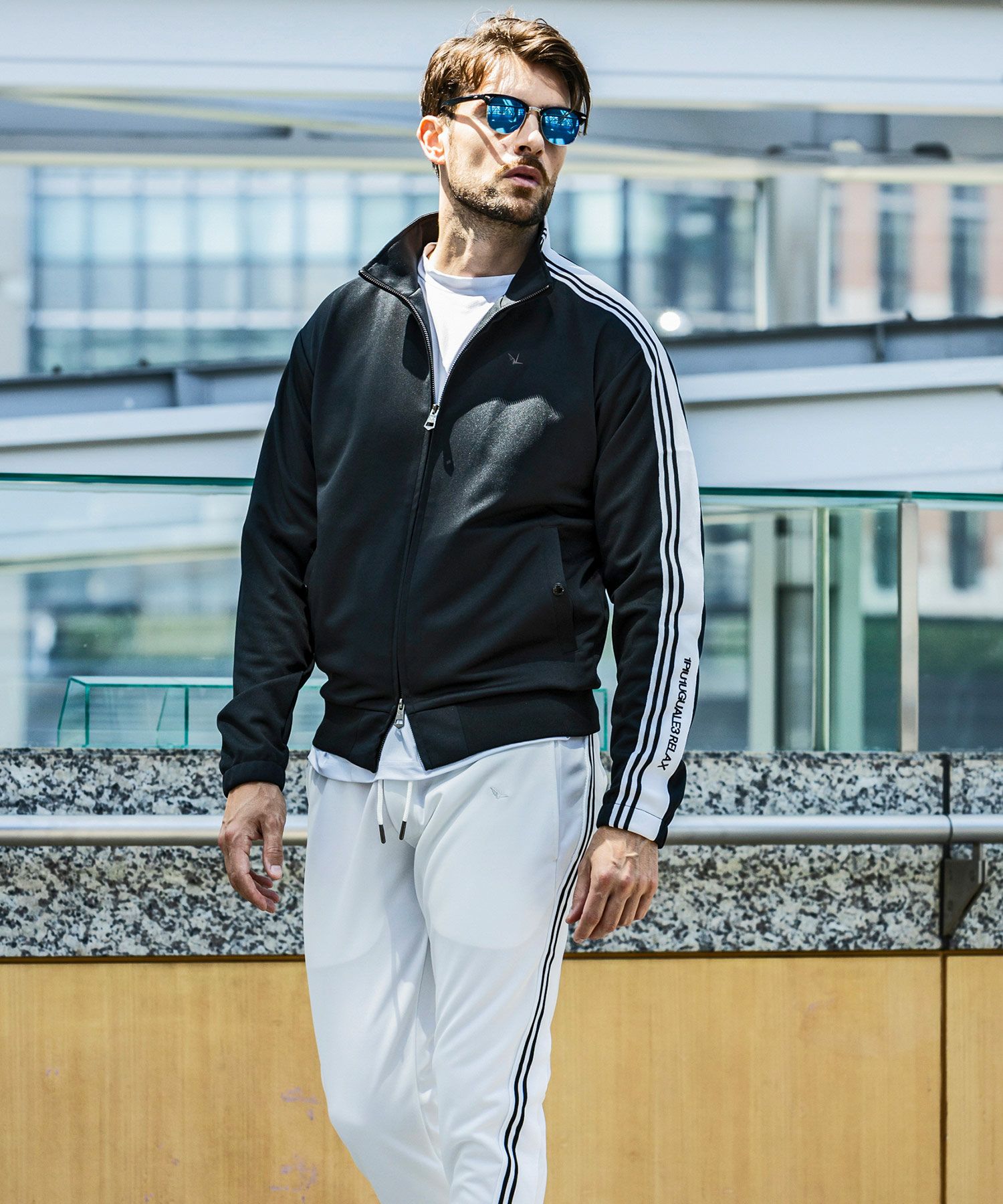 1PIU1UGUALE3 RELAX(ウノピゥウノウグァーレトレ リラックス