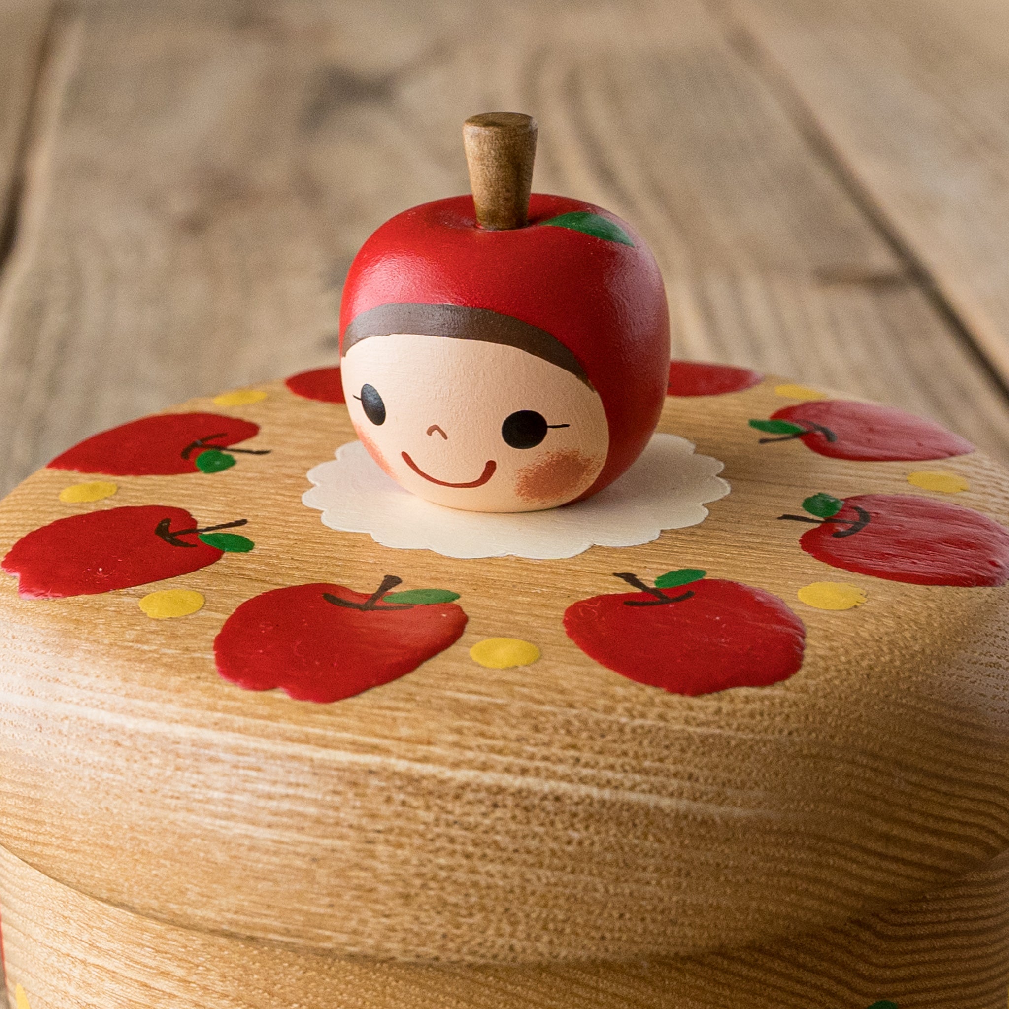 木絵雑貨 菓子器 りんご｜作家もののうつわ通販 四季折折 – 四季折折