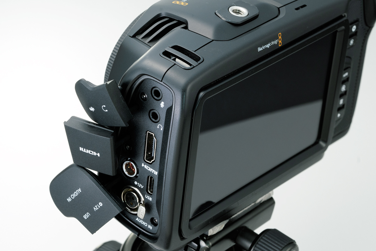 形はミラーレス一眼、中身はシネマカメラ、BMPCC4K（Blackmagic Pocket