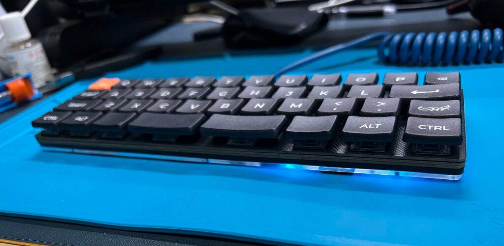 自作キーボードキット、Kaineko42Rを組み立てる - SIDACONFIG.COM
