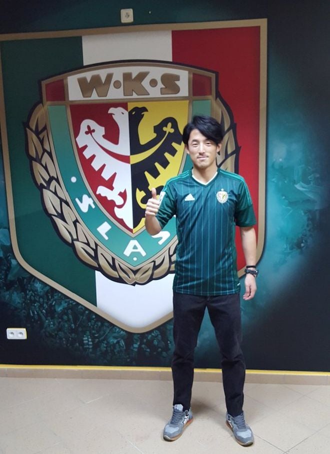 森岡亮太のスラスク・ヴロツワフ移籍が正式決定！ いきなり背番号10を