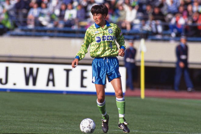 画像】湘南ベルマーレの歴史を彩った名手たちと歴代ユニホームを厳選