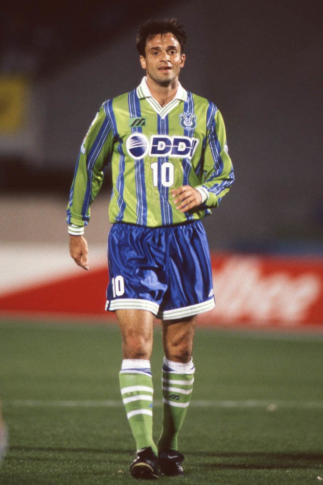 画像】湘南ベルマーレの歴史を彩った名手たちと歴代ユニホームを厳選