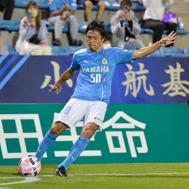 PHOTO】ジュビロ磐田・遠藤保仁｜サックスブルーを身に纏いチームを