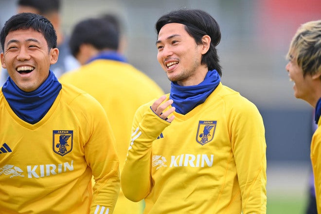 PHOTO】新トレーニングウェアで登場！久保、冨安、三笘ら日本代表が