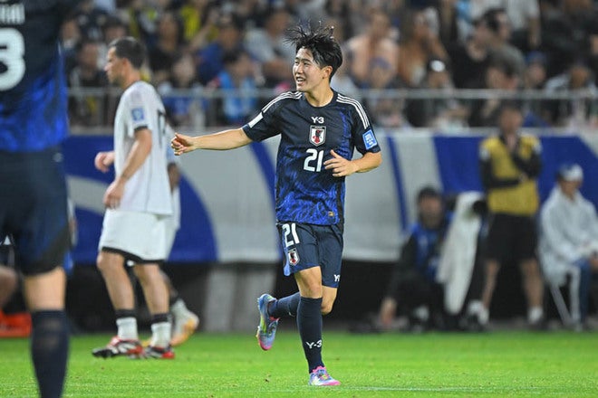 画像】18歳237日で日本代表デビュー！右ウイングバックで出場し、果敢
