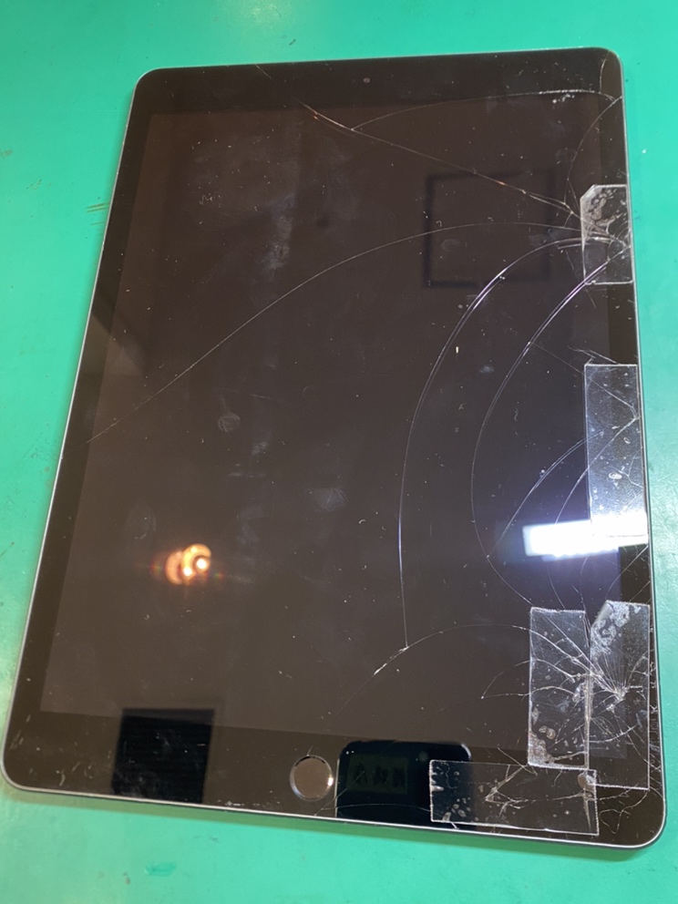 画面故障】iPadPro9.7のタッチパネルが割れてセロハンテープで補強