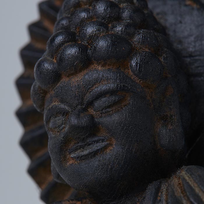 イスム-仏像のもつハイセンスな臨場感を楽しむ